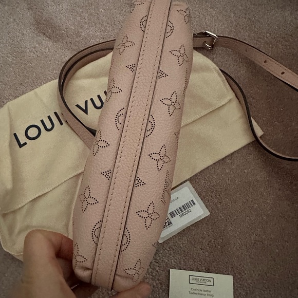 Authentic Louis Vuitton Scala Mini Magnolia Pouch - Picture 4 of 6